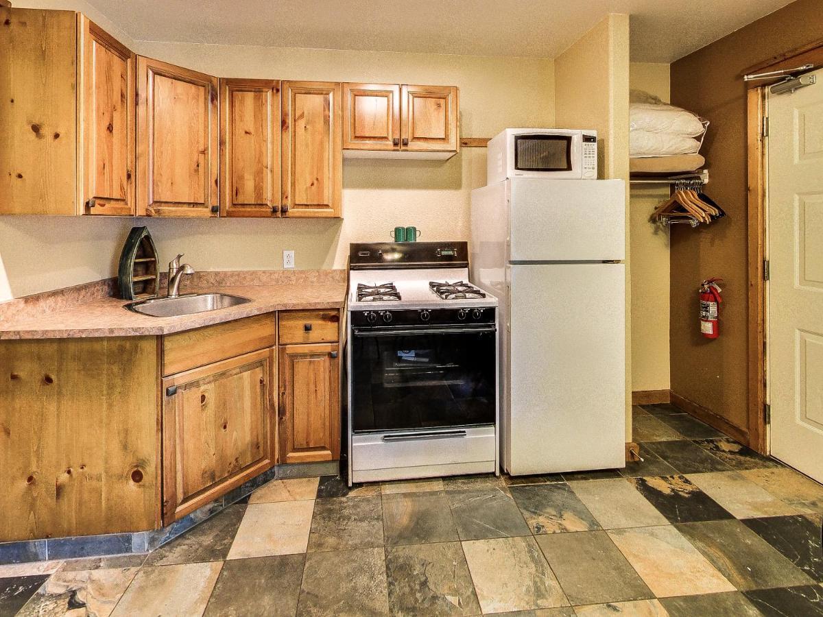 Patricia Lake Bungalows Джаспър Екстериор снимка